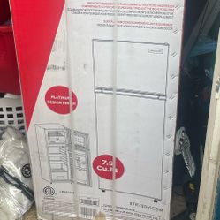 Frigidaire 7.5 CU Refrigerator New In Box 