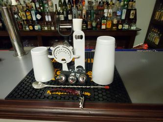 Pearl white bar set