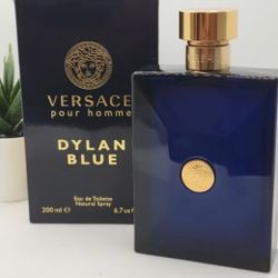Versace 

Dylan Blue Pour Homme Eau de Toilette

6.7 fl 