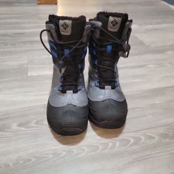 Size 7 Columbia Snow Boots 