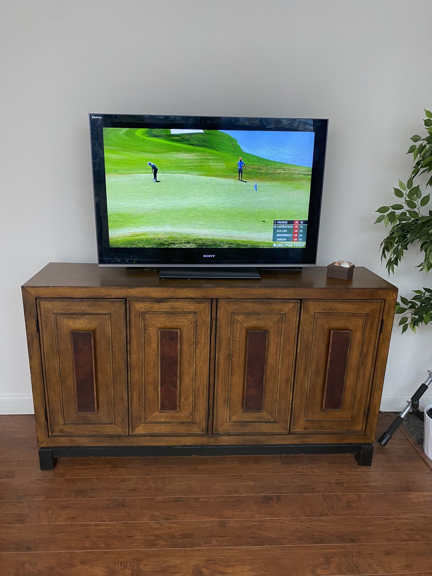 Nice wood Cabinet For Tv Stand And Wine Or Storage 