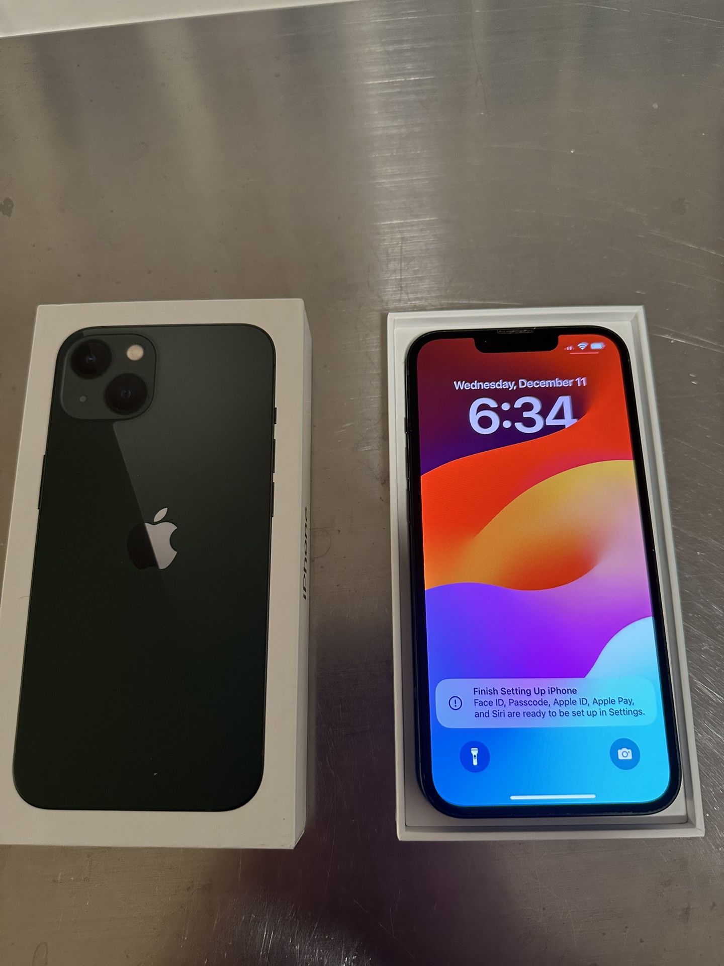 Like New green iPhone 13 128gb Unlocked 96% battery
