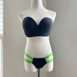 Women’s size XL strapless bikini top with black and lime green big bow. I’m back bikini bottom size small