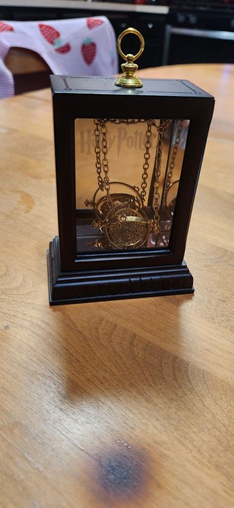 Harry Potter Time Turner Collectable Necklace