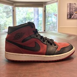Jordan 1 Mid Banned