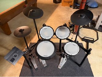 Roland TD-17KV V-Drum Kit with Mesh Pads (Accessories Included)
