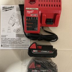 Milwaukee. M18 Lithium Ion (2) CP 2.0Ah Starter Kit.