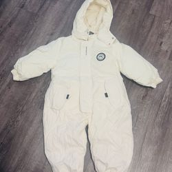 New toddler snowsuit size 3T/4T