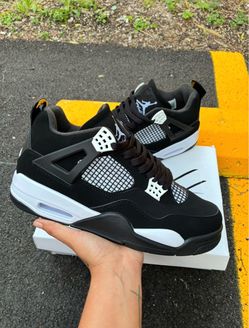 Jordan 4s White Thunder