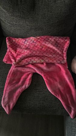 Pink Mermaid Tail Blanket