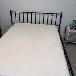 Bed Frame With Queen Mattress 