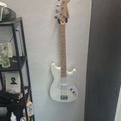 Squier Sonic Bronco Bass 