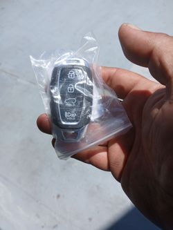 Hyundai key fob and u cut key brand new