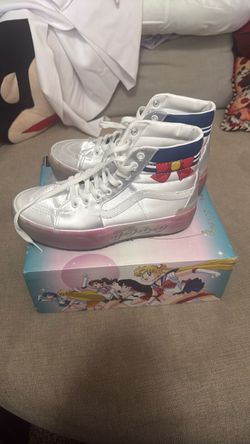 Vans x Sailor Moon - Sz 9 women - excellent condition