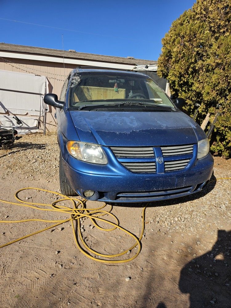 2005 Dodge Grand Caravan