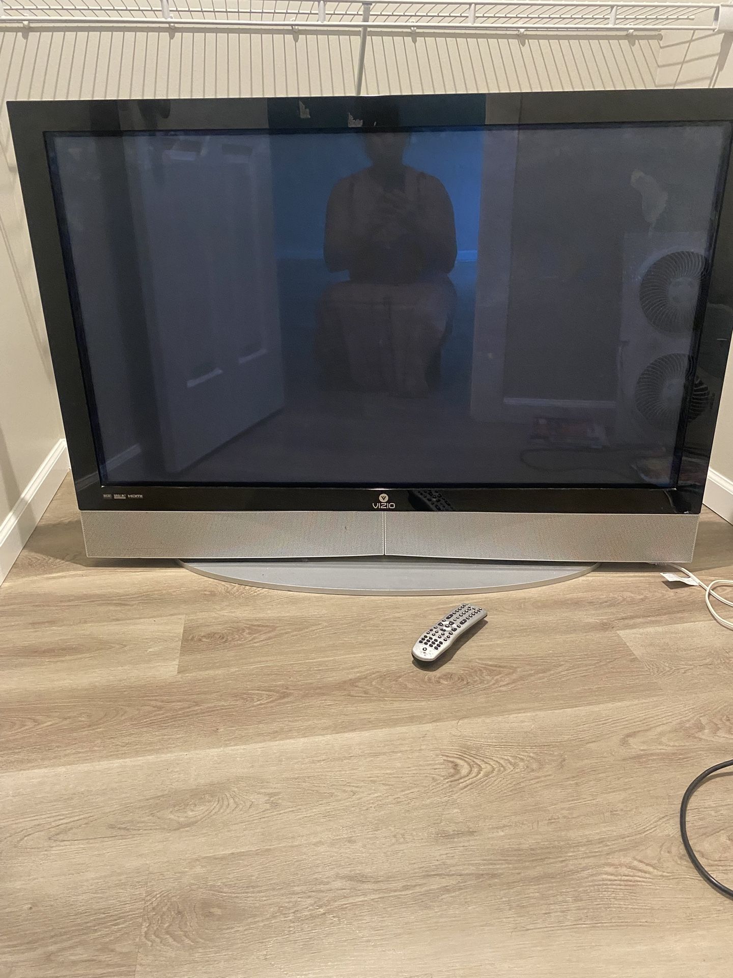 55’ Vizio Tv With Remote 