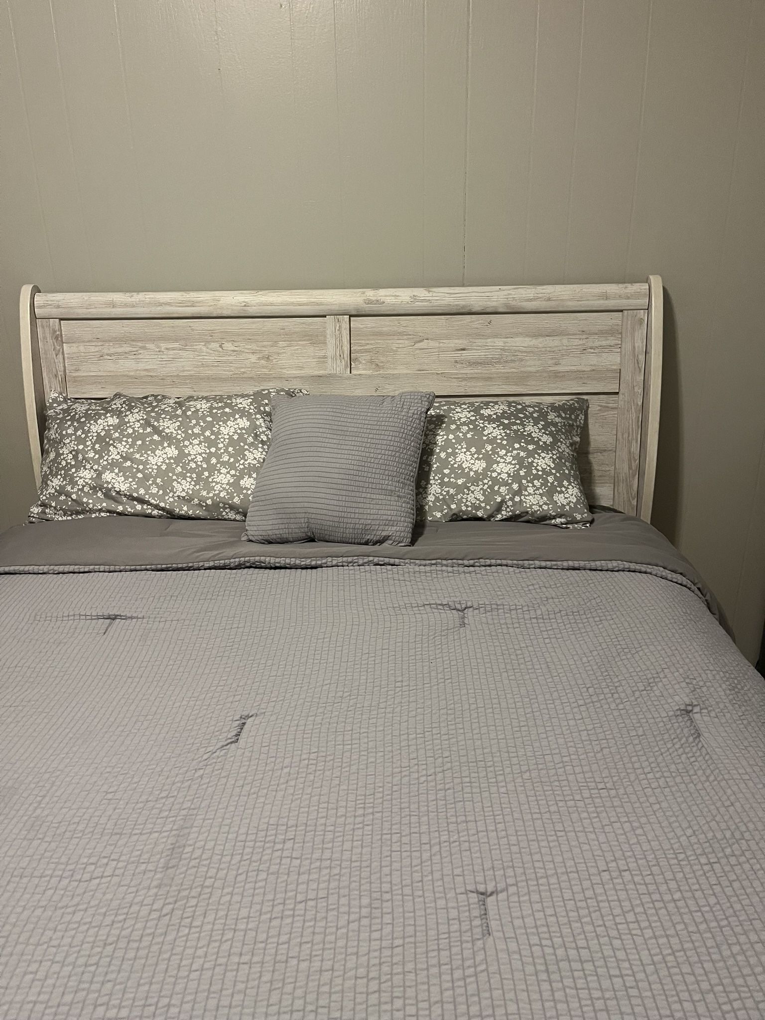Queen Bed For Sale CASH ONLY