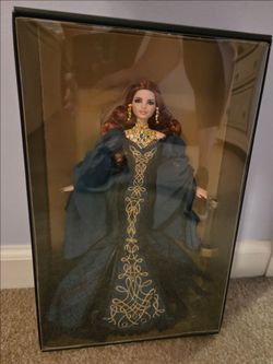2017 Barbie Signature Gold Label Global Glamour Sorcha Doll with Shipper Box