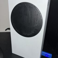 Xbox Series S With Controller 
