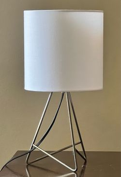 Modern Tripod Table Lamp for with White Shade