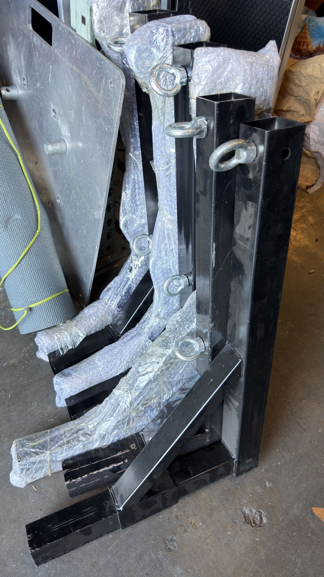 Speaker L support bar