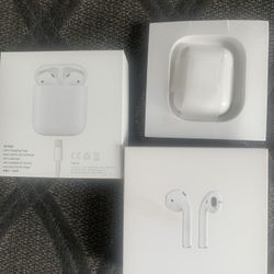 AirPods w/charging Case 