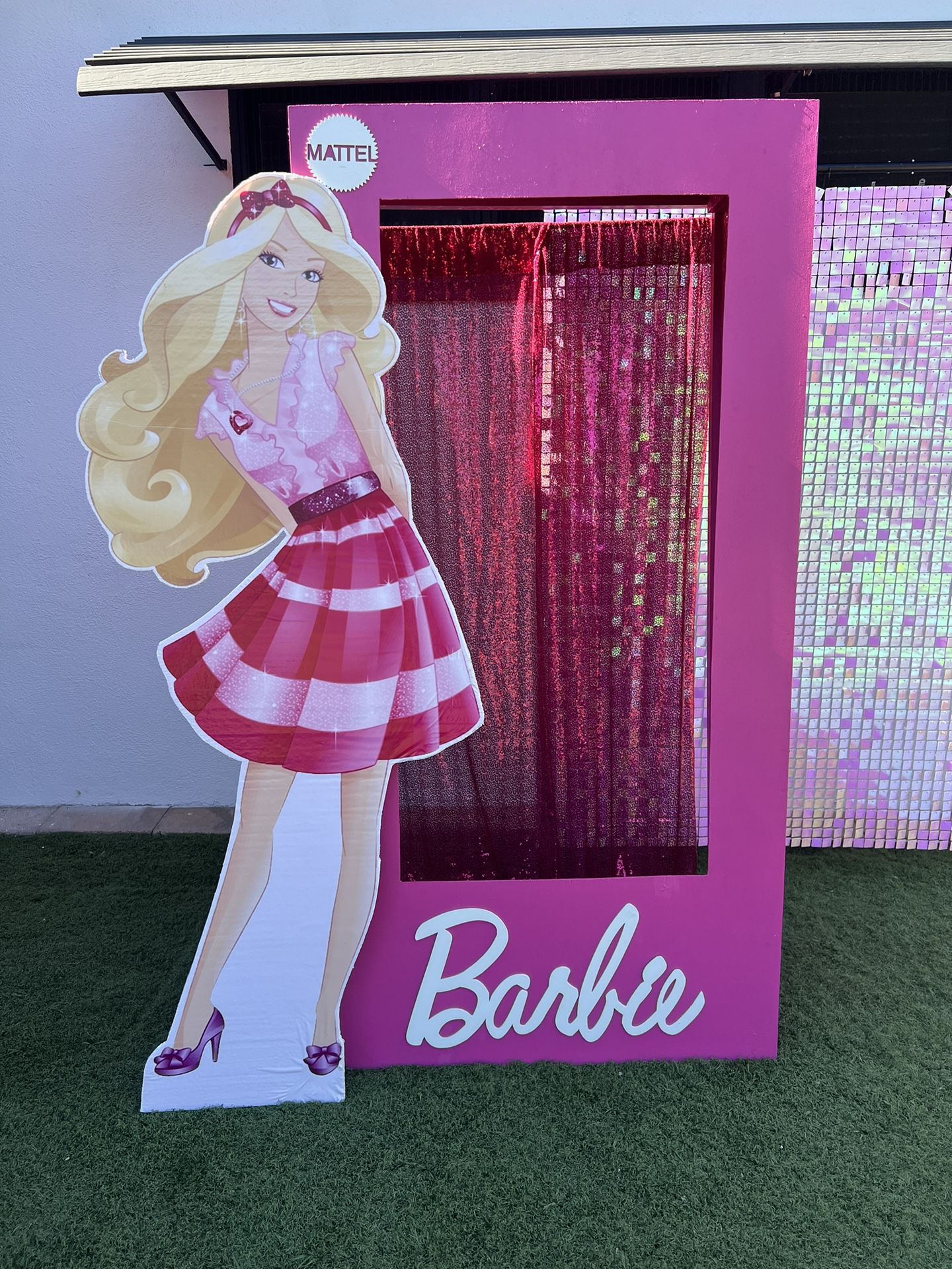 Barbie Box And Standee