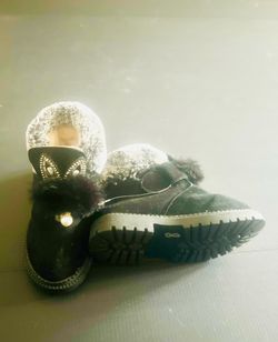 Girls Black Faux Suede Faux Fur Lined Ankle Bootie Pom-Pom Pearl US 8