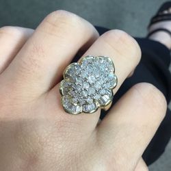 14K Yellow Gold Ladies Cluster Fashion Ring With Diamonds Size 6.2
