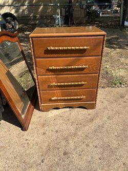 Dresser