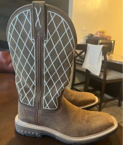 Women boots size 7