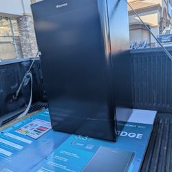Hisense Mini Fridge 3.3 Cubic Feet