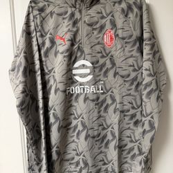 Brand new AC Milan Size Large long sleeve training top 25/26