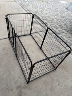 Playpen 6 panel 24X24 like new $40 Gilbert and Ray rd. Check pics and offers.