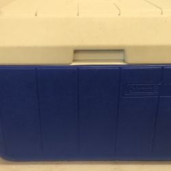 Vintage Blue/White Coleman Cooler very good condition. 14”long x 14” tall x 13 wide