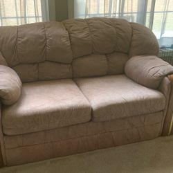 Loveseat 