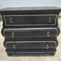BLACK TEXTURED DRESSER IN PERFECT CONDITION 