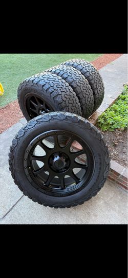 20 Chevy wheels o Toyota Tacoma