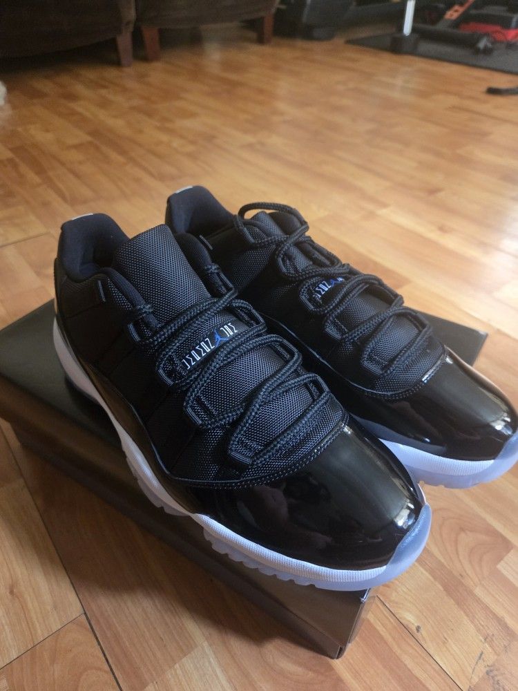 air jordan 11 low space jam sz 13m  2025