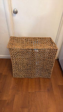 Large Woven Seagrass Laundry Hamper with Lid