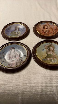 Set of 4 framed plates in very good condition