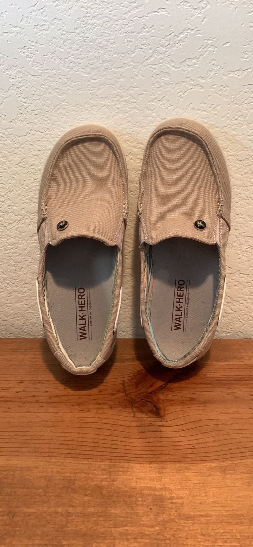 New***Walk-Hero Womens size 8 shoe-but runs larger fits more like an 8 1/2 and wide