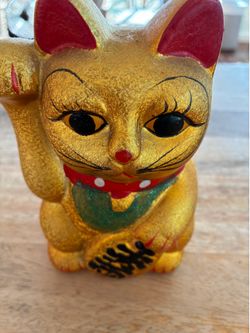 Lucky Cat piggy bank