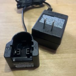 Skil No. 92490 12 V Charger.