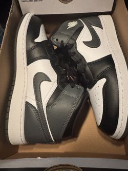 AIR JORDAN 1 MID