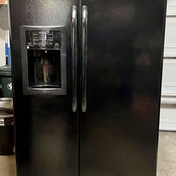 GE Refrigerator freezer 