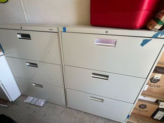 Metal cabinet