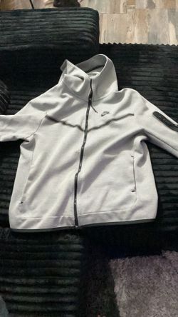 gray nike tech size large