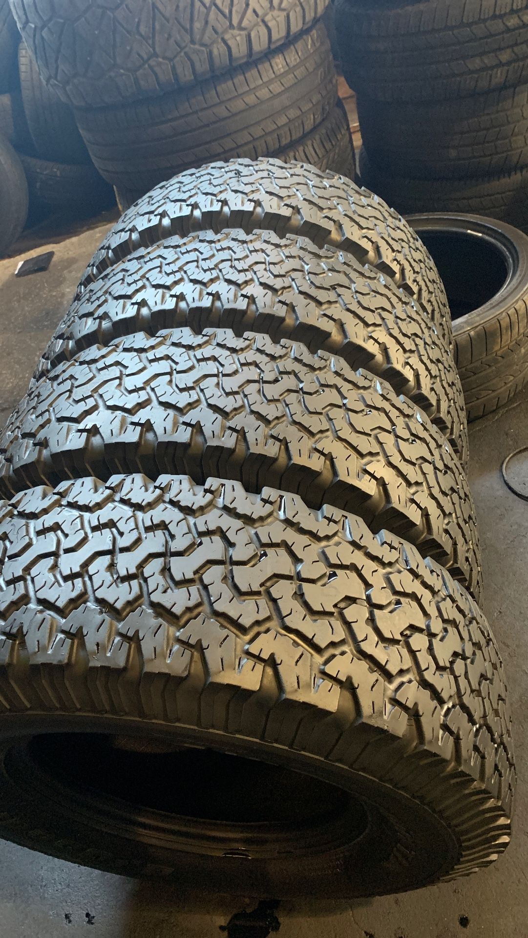 265/75/16 BFGOODRICH with 85% Tread