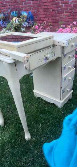 Vintage vanity